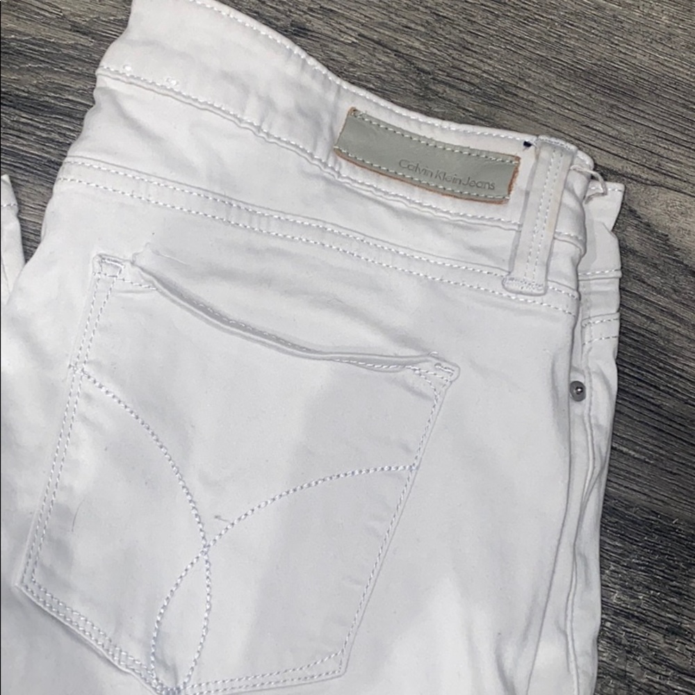 Calvin Klein - Picture 2 of 3